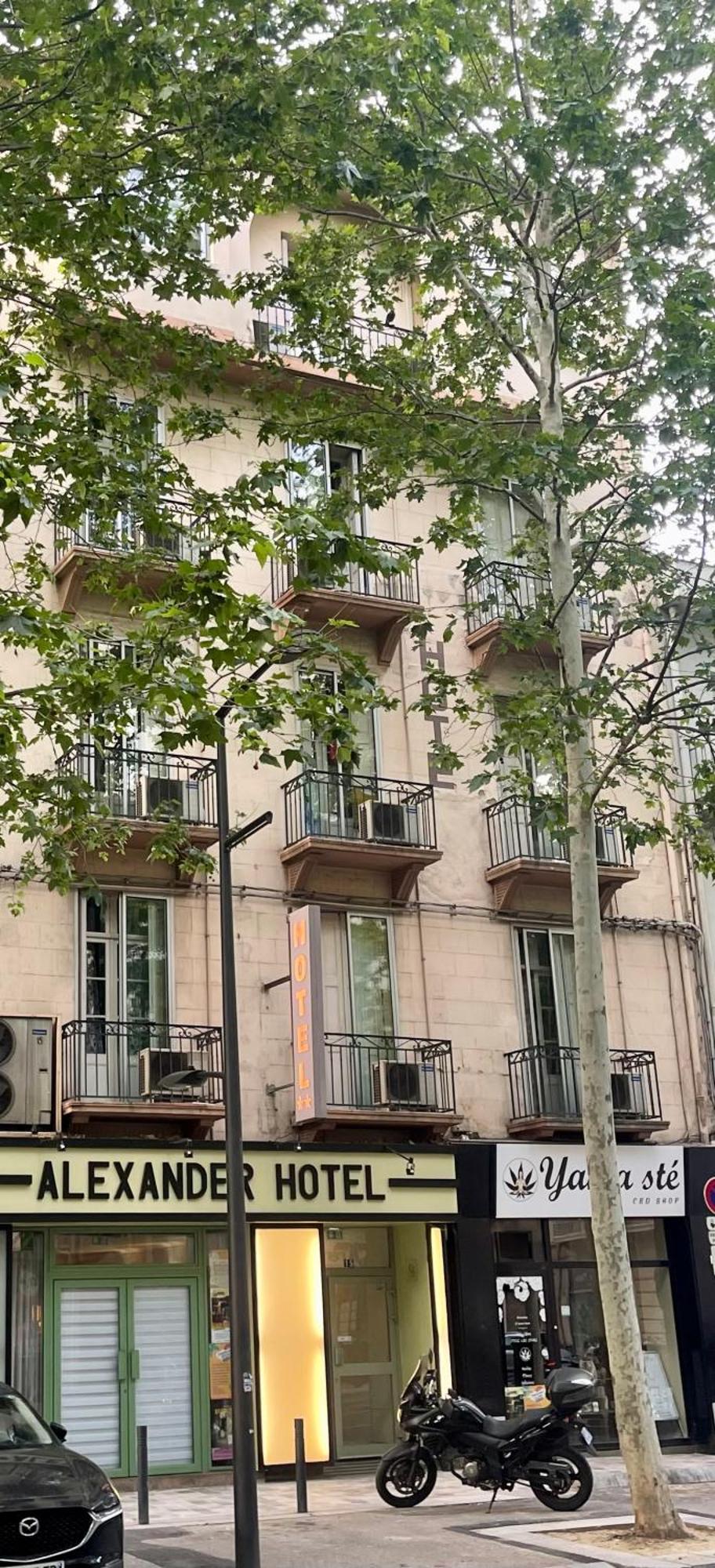 Hotel Alexander Перпинян Екстериор снимка
