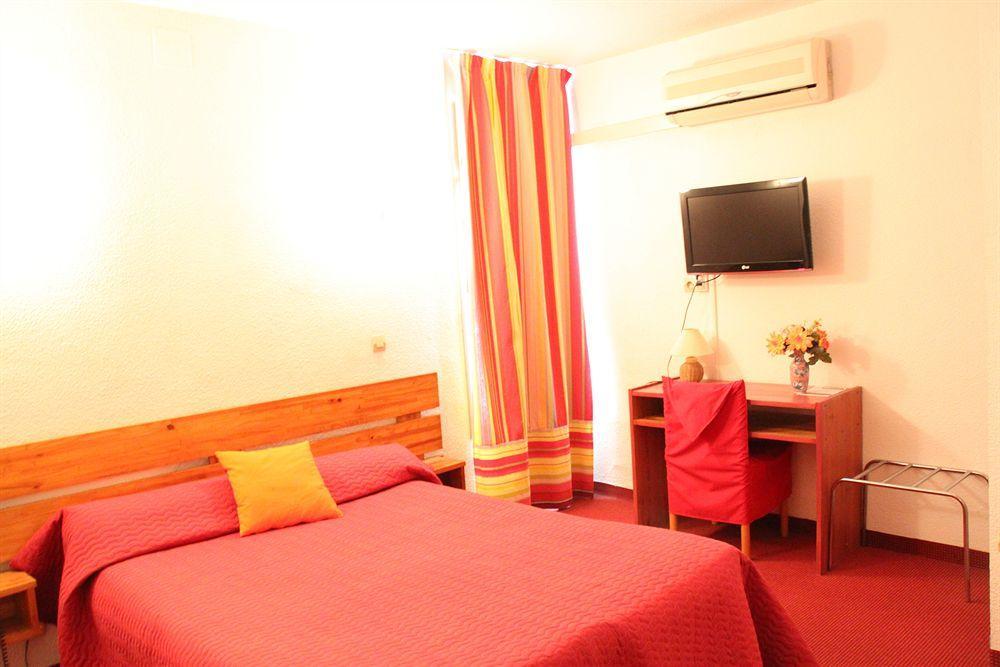 Hotel Alexander Перпинян Екстериор снимка