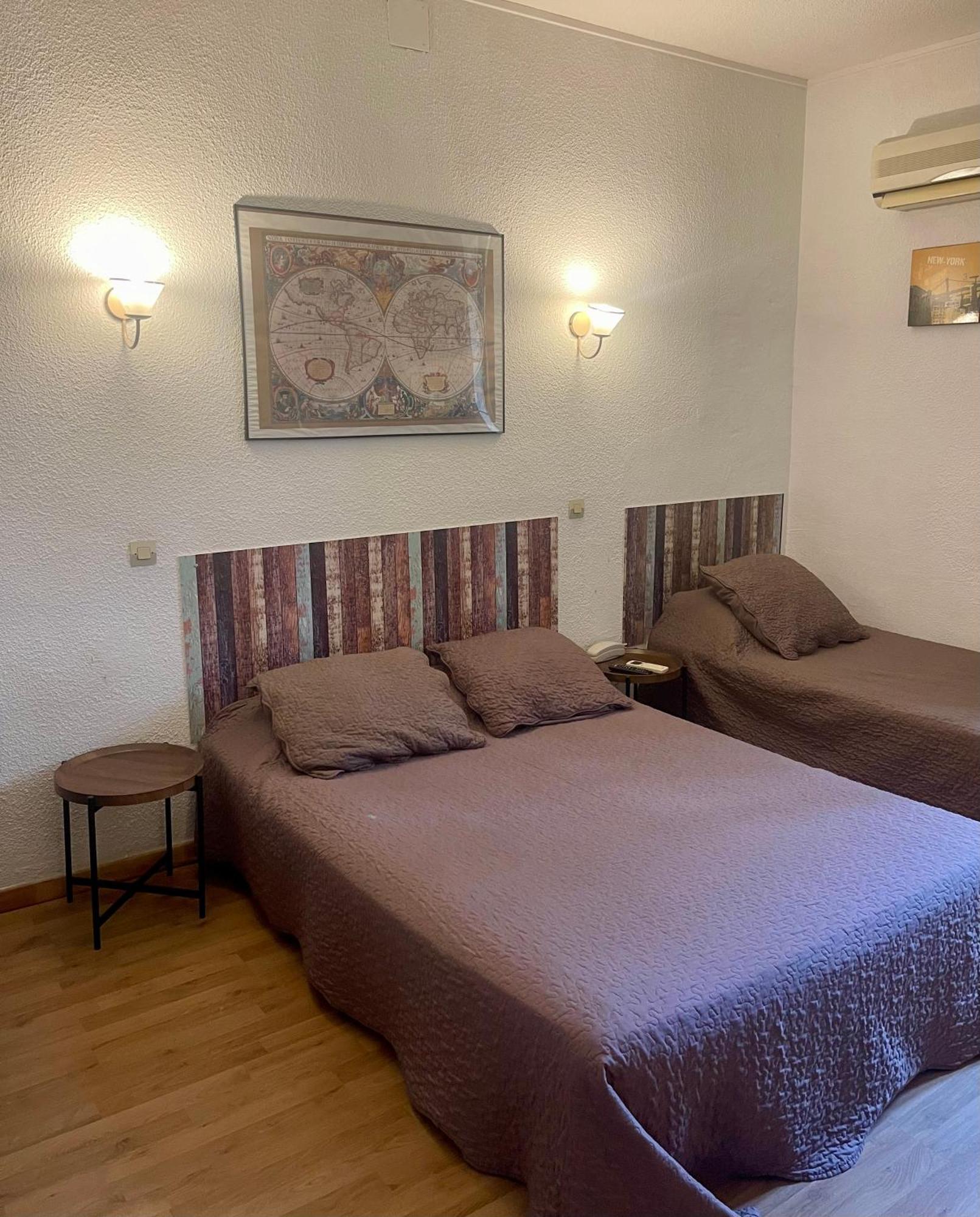 Hotel Alexander Перпинян Екстериор снимка