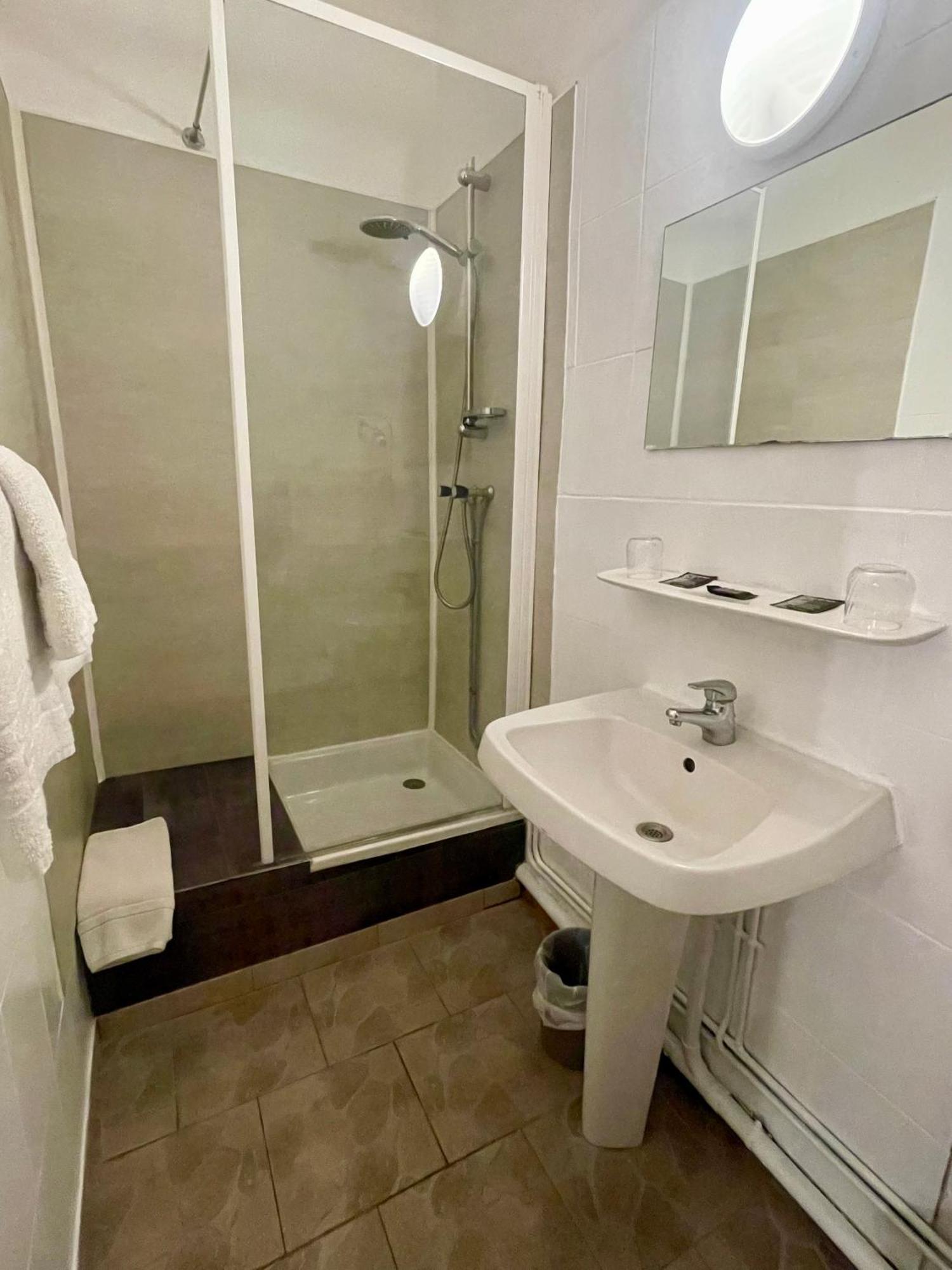 Hotel Alexander Перпинян Екстериор снимка