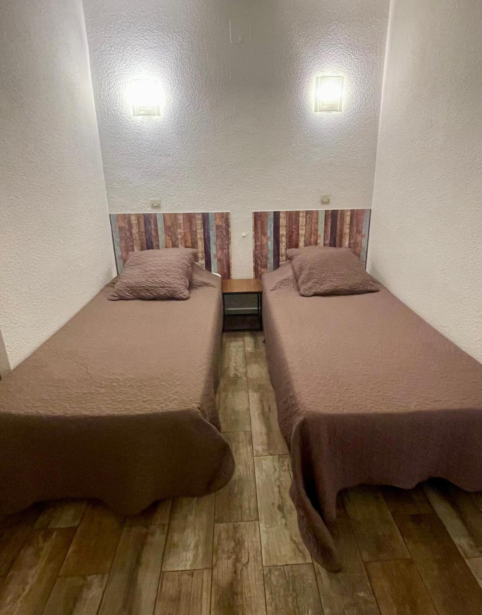 Hotel Alexander Перпинян Екстериор снимка