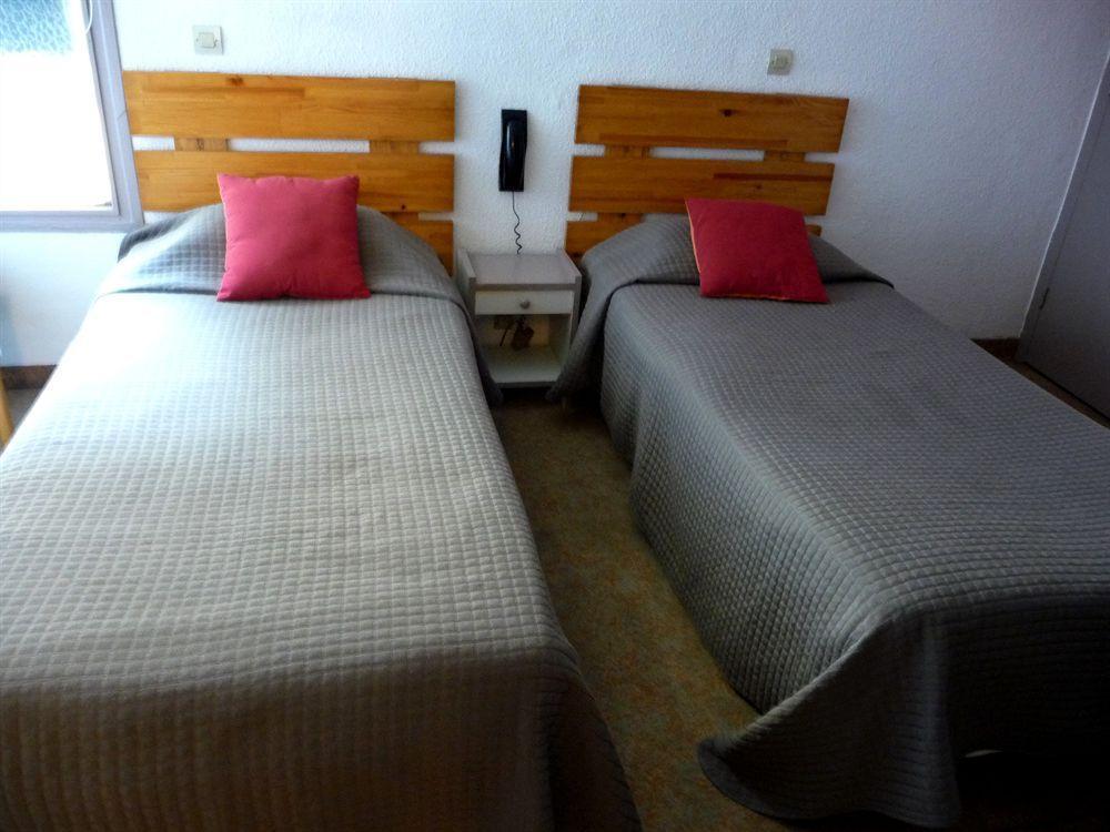 Hotel Alexander Перпинян Екстериор снимка